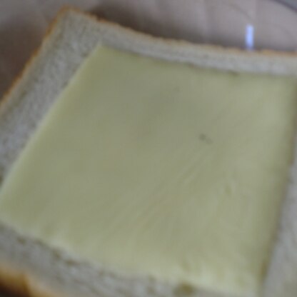 急いでいてトーストが足りなかったかも。。。でもチーズと溶けたマヨがとっても合って絶品でした！！